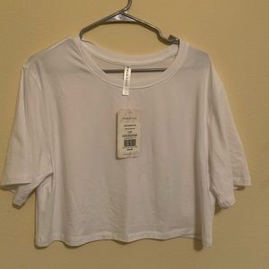 NWT white cropped fabletics tee! Size large!